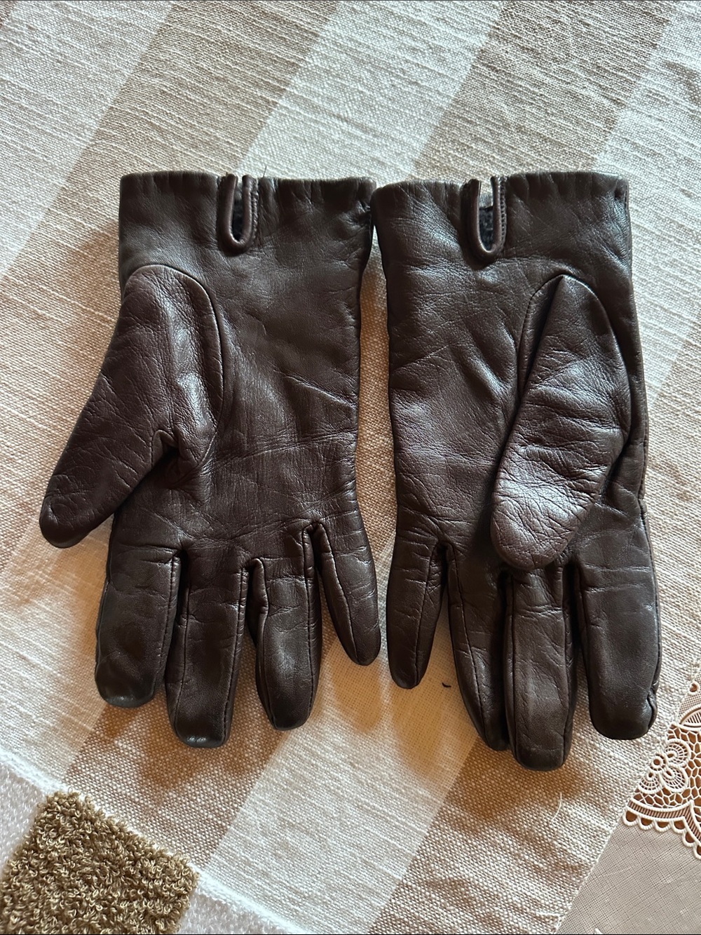 Women’s Brown Leather Gloves - Classic Leather Winter Gloves